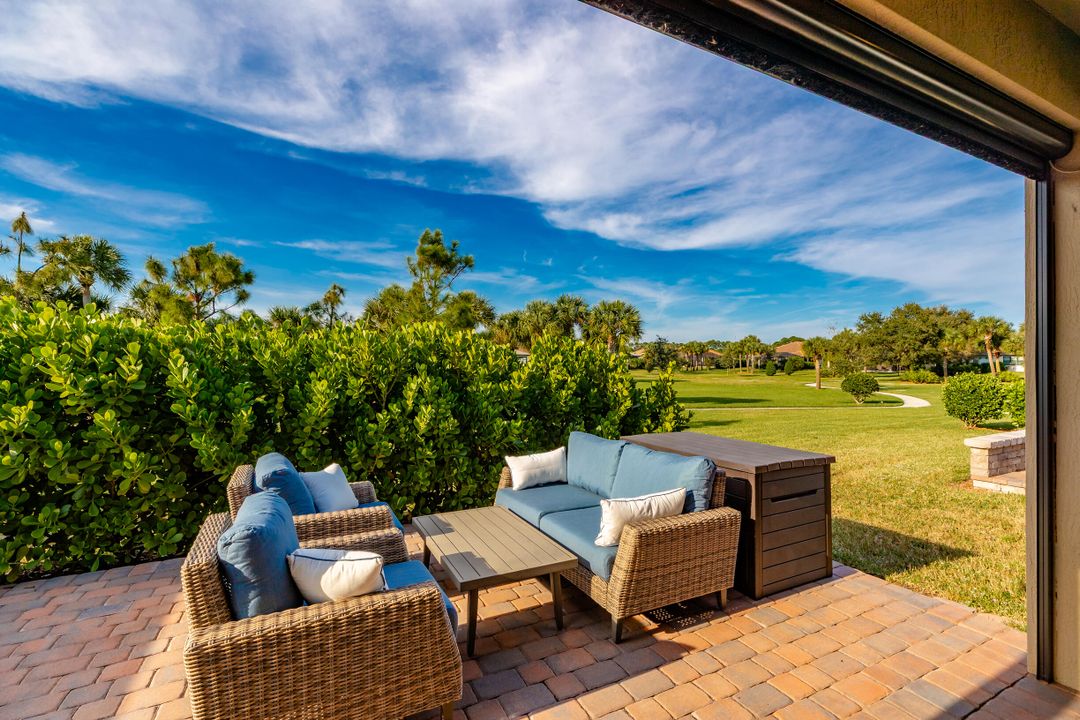 For Sale: $465,000 (2 beds, 2 baths, 1577 Square Feet)