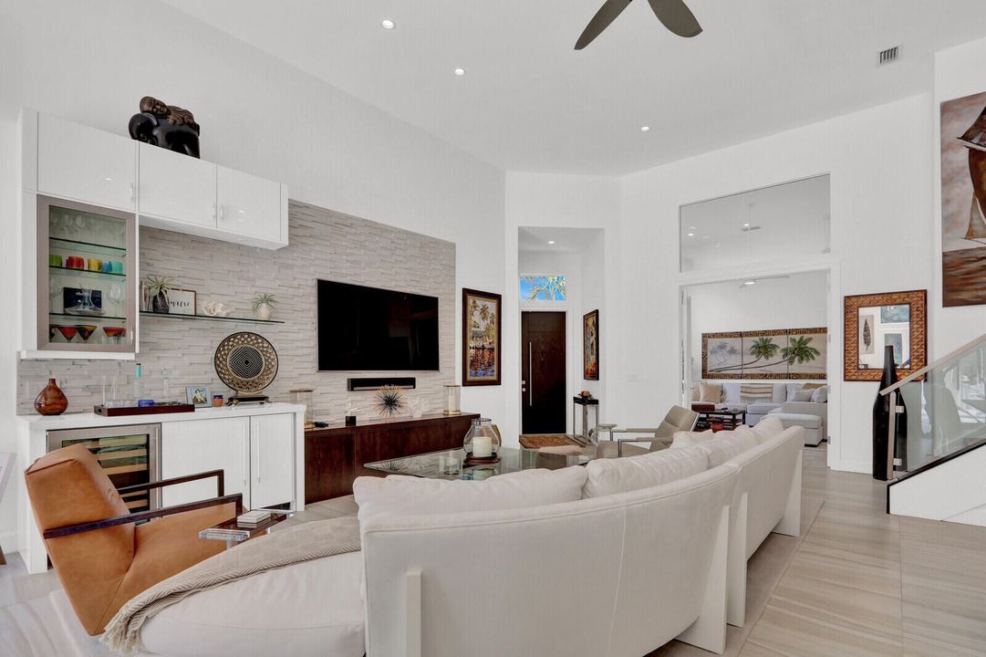 For Sale: $3,595,000 (3 beds, 4 baths, 2616 Square Feet)