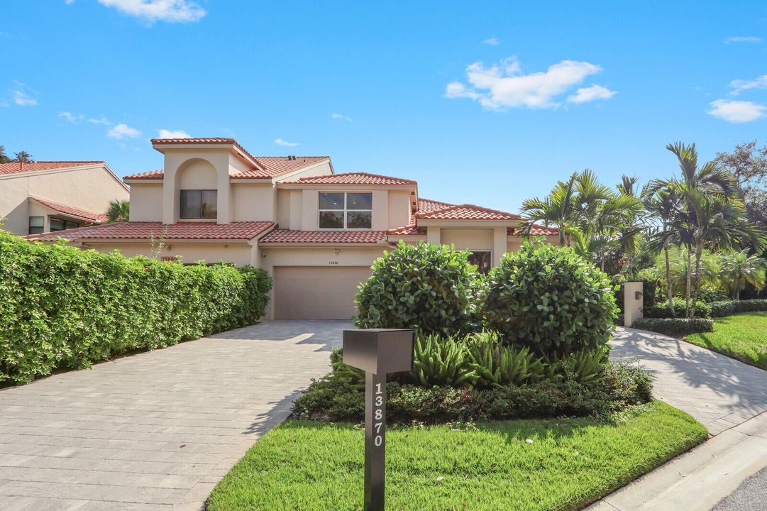 For Sale: $3,595,000 (3 beds, 4 baths, 2616 Square Feet)