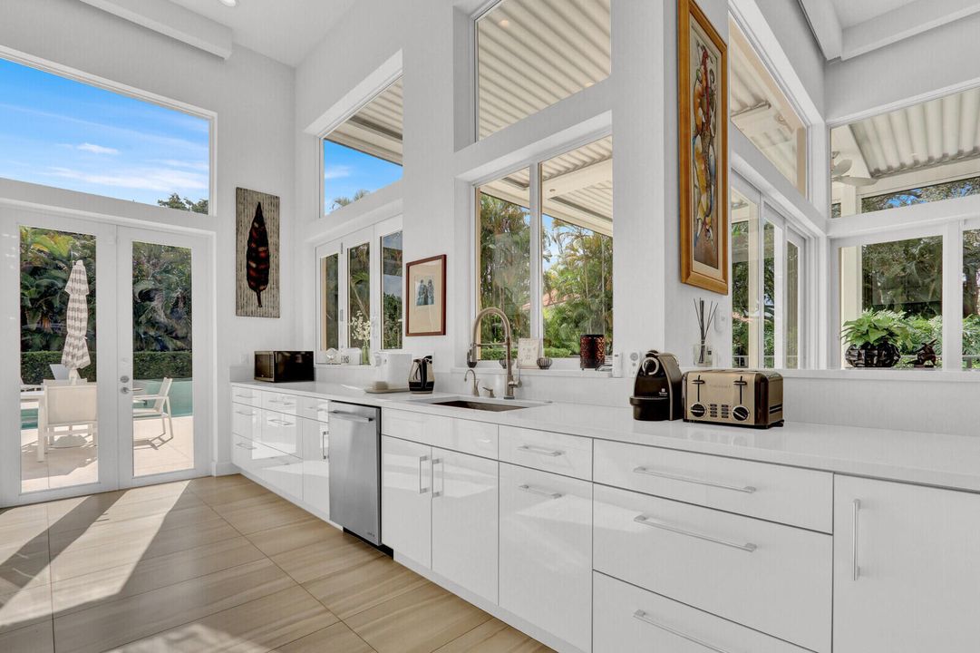 For Sale: $3,595,000 (3 beds, 4 baths, 2616 Square Feet)