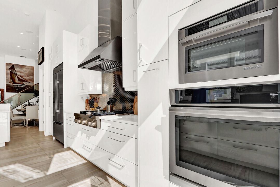 For Sale: $3,595,000 (3 beds, 4 baths, 2616 Square Feet)