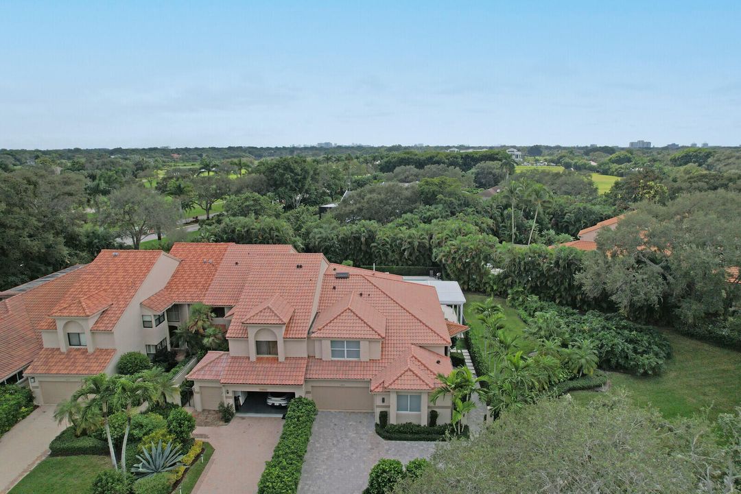 For Sale: $3,595,000 (3 beds, 4 baths, 2616 Square Feet)