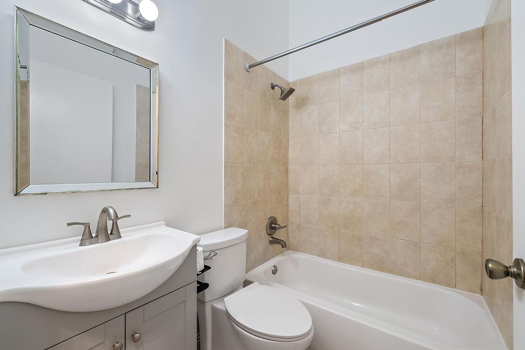 En Renta: $3,300 (3 camas, 2 baños, 1428 Pies cuadrados)