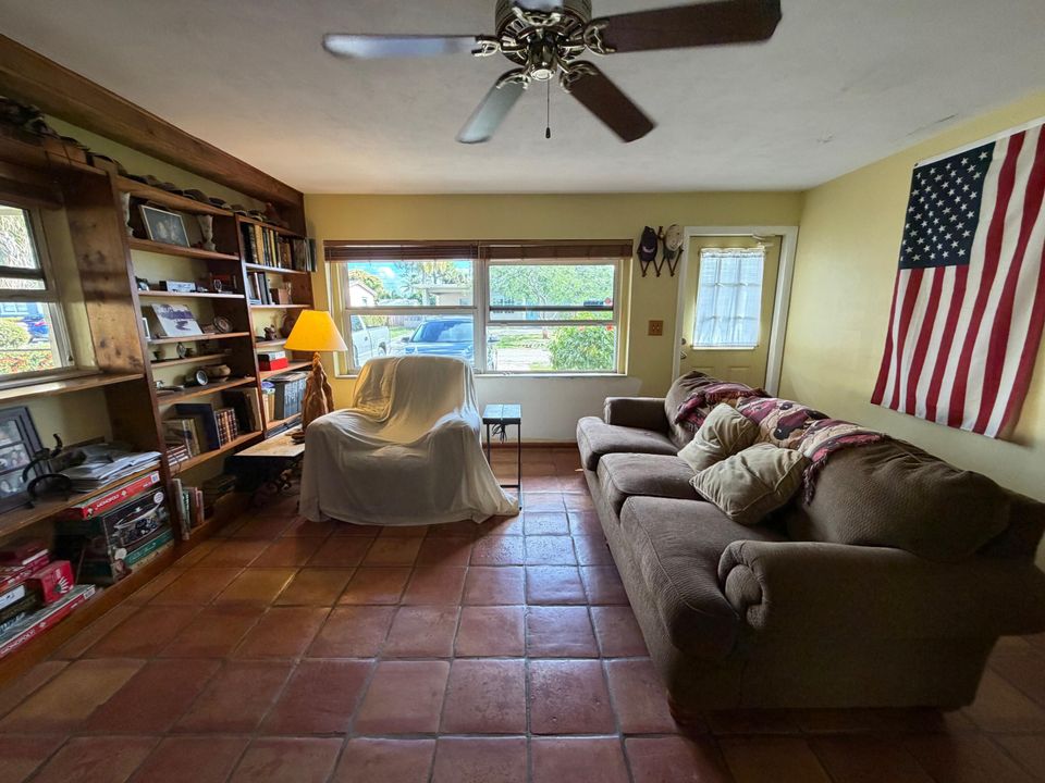 На продажу: $450,000 (3 спален, 2 ванн, 1040 Квадратных фут)