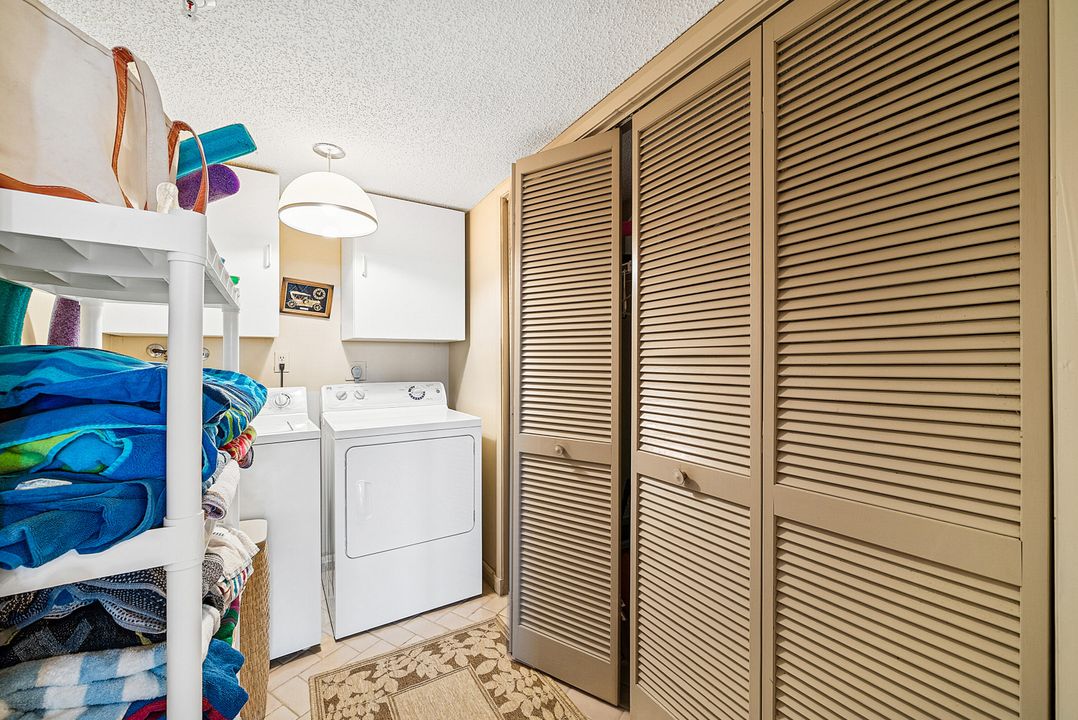 На продажу: $1,695,000 (3 спален, 2 ванн, 2119 Квадратных фут)