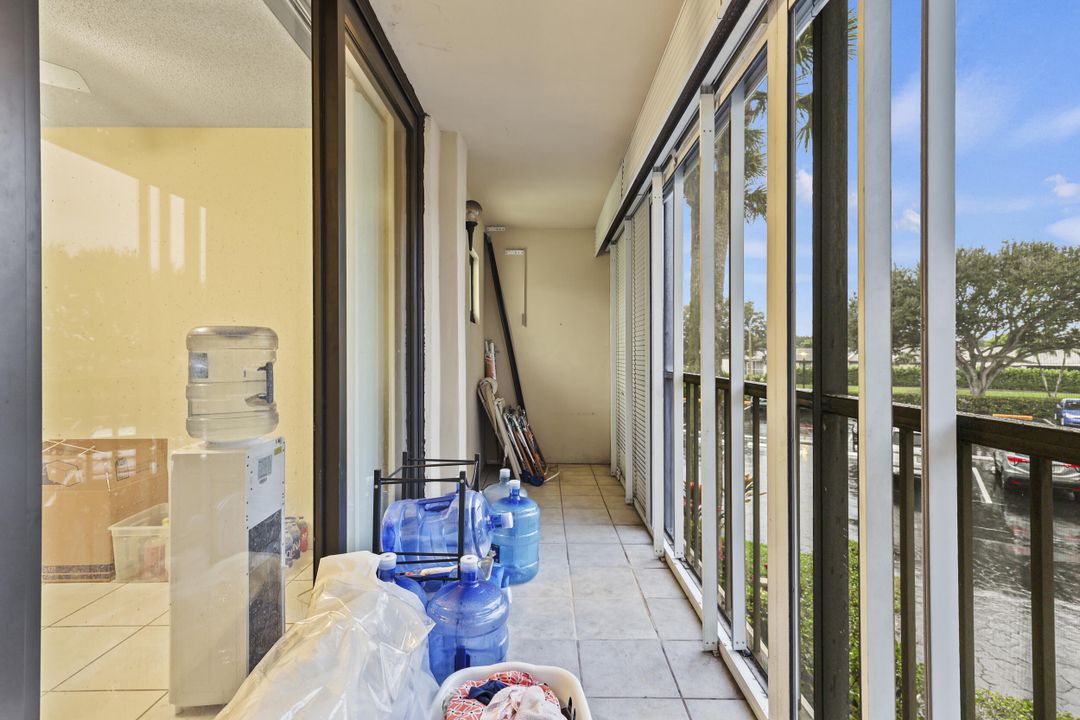 На продажу: $219,000 (2 спален, 2 ванн, 1050 Квадратных фут)