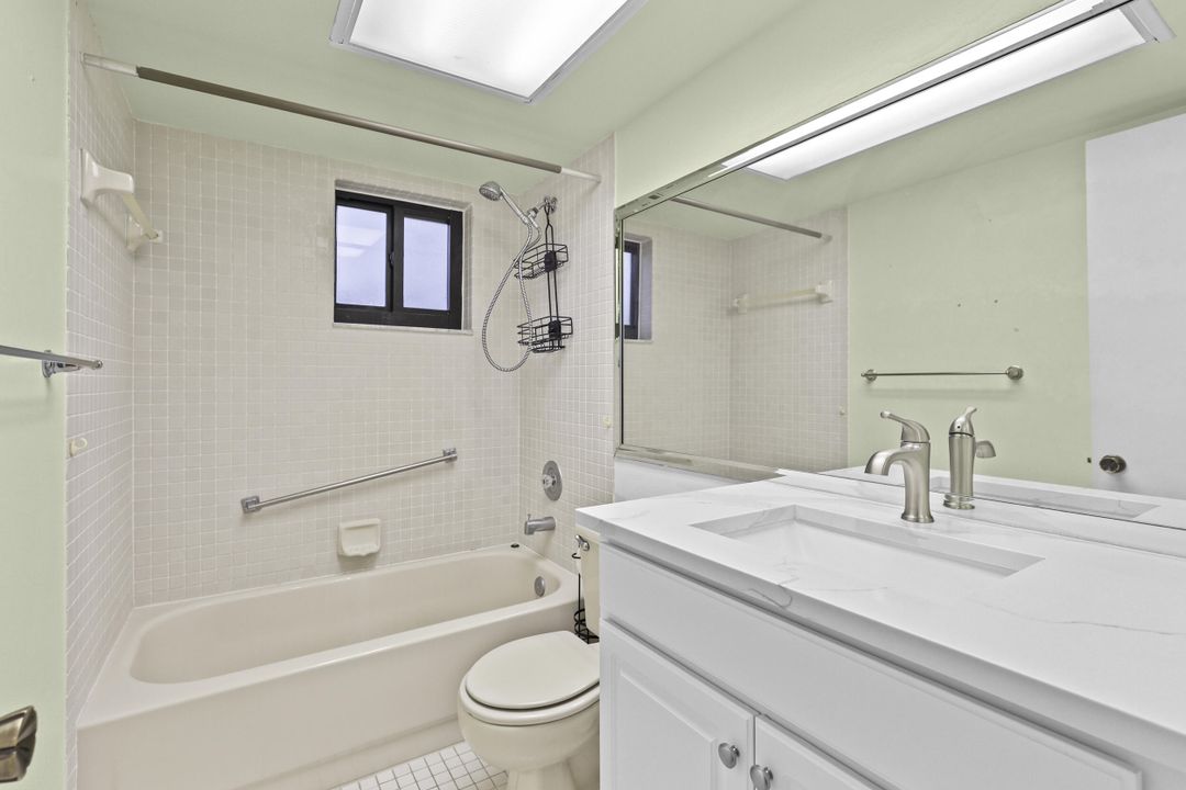 На продажу: $219,000 (2 спален, 2 ванн, 1050 Квадратных фут)