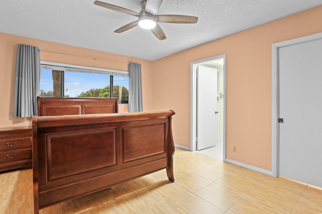 На продажу: $219,000 (2 спален, 2 ванн, 1050 Квадратных фут)