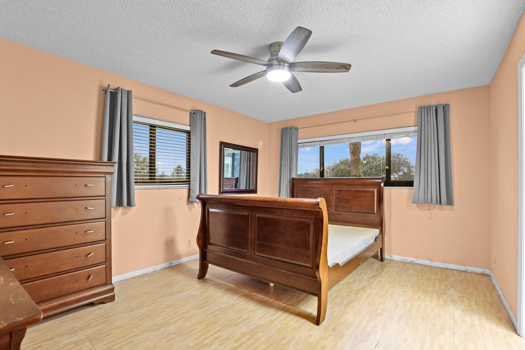 На продажу: $219,000 (2 спален, 2 ванн, 1050 Квадратных фут)