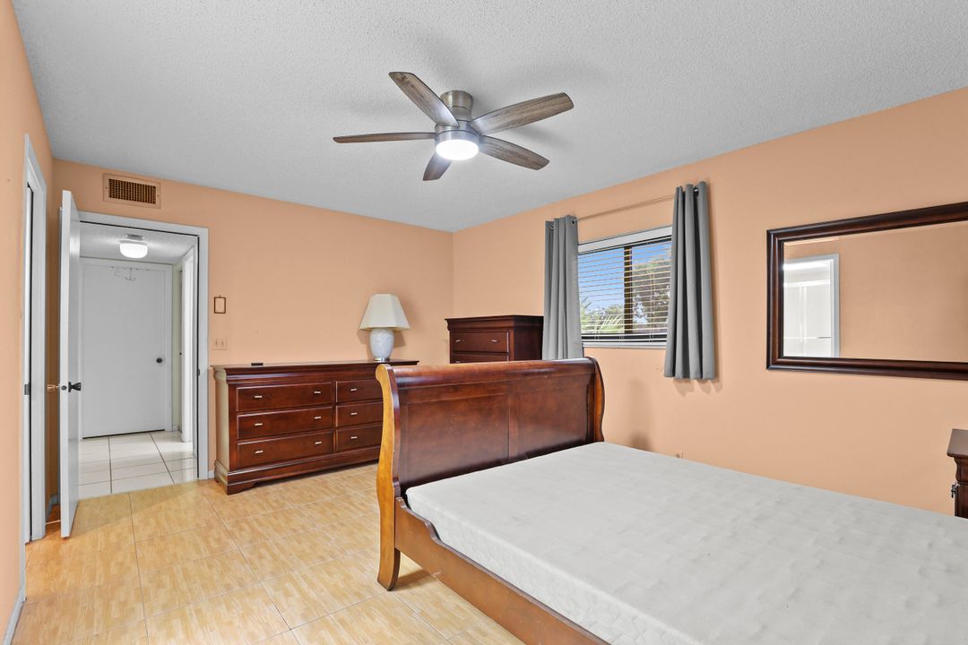 На продажу: $219,000 (2 спален, 2 ванн, 1050 Квадратных фут)