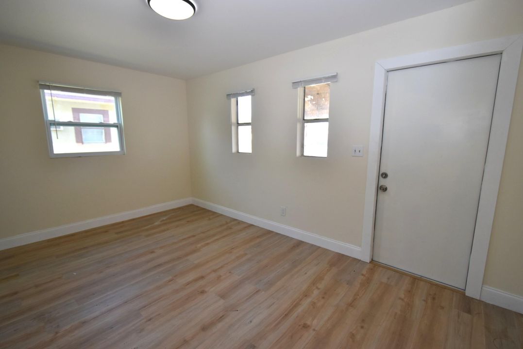 For Rent: $1,600 (2 beds, 1 baths, 585 Square Feet)