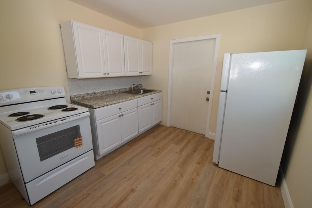 For Rent: $1,600 (2 beds, 1 baths, 585 Square Feet)