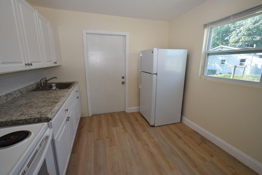 For Rent: $1,600 (2 beds, 1 baths, 585 Square Feet)