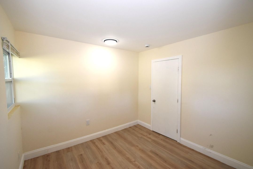 For Rent: $1,600 (2 beds, 1 baths, 585 Square Feet)