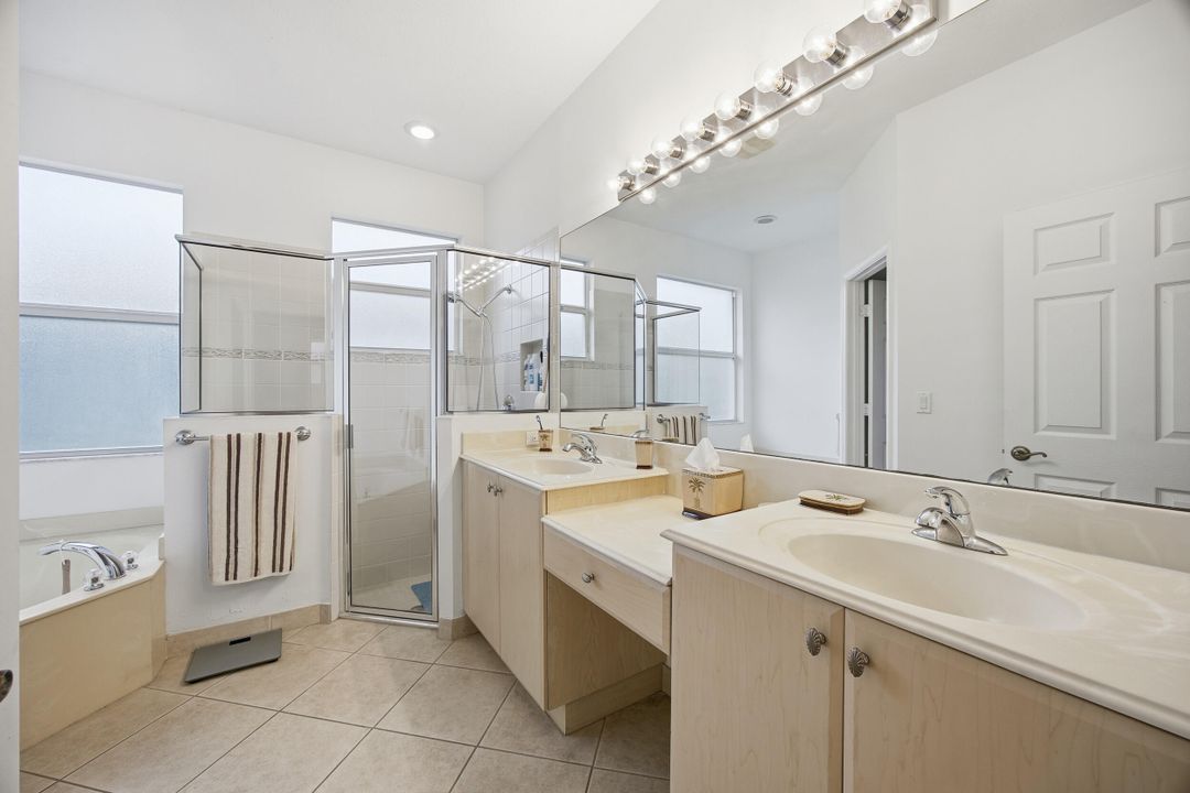 На продажу: $330,000 (2 спален, 2 ванн, 1765 Квадратных фут)