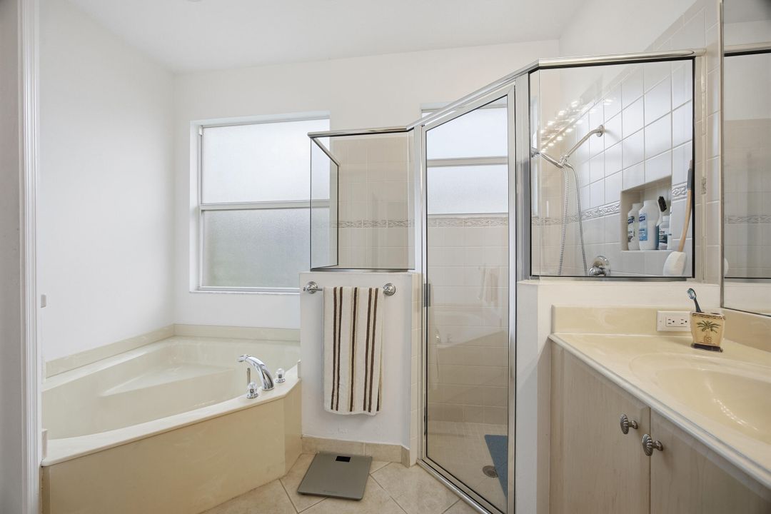 На продажу: $330,000 (2 спален, 2 ванн, 1765 Квадратных фут)