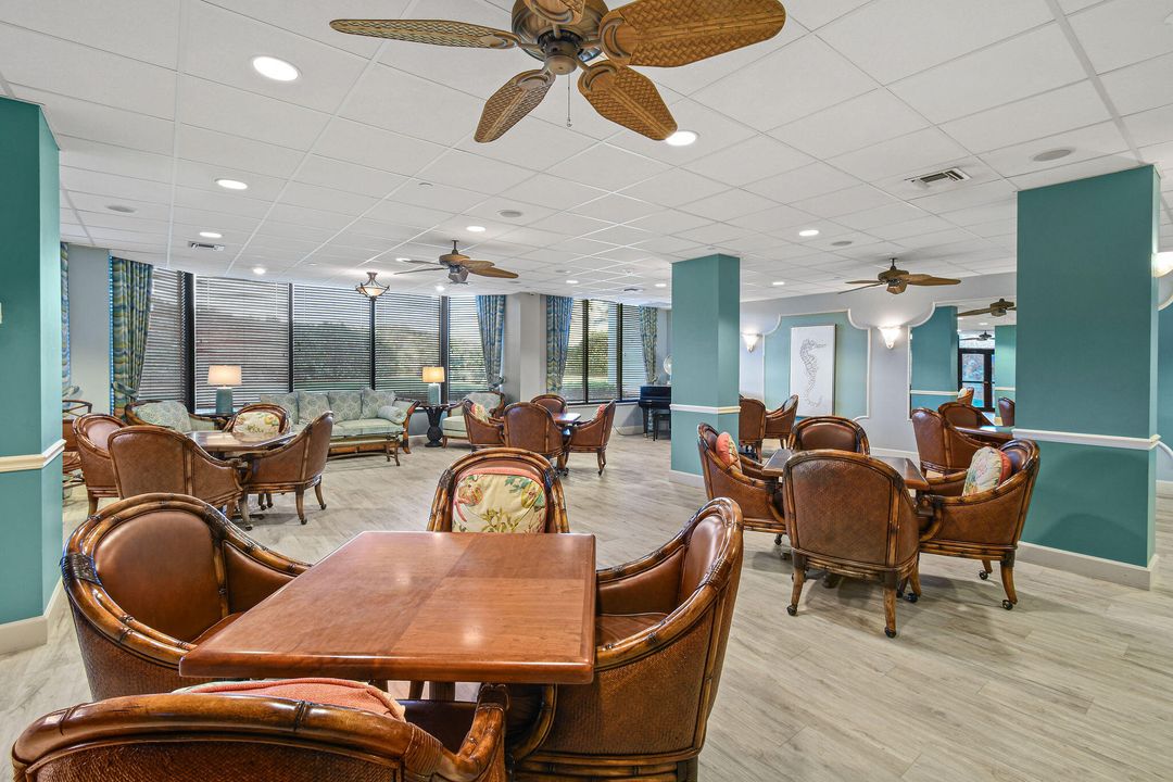 For Sale: $440,000 (1 beds, 2 baths, 1011 Square Feet)