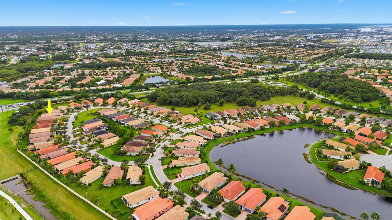 На продажу: $330,000 (2 спален, 2 ванн, 1765 Квадратных фут)