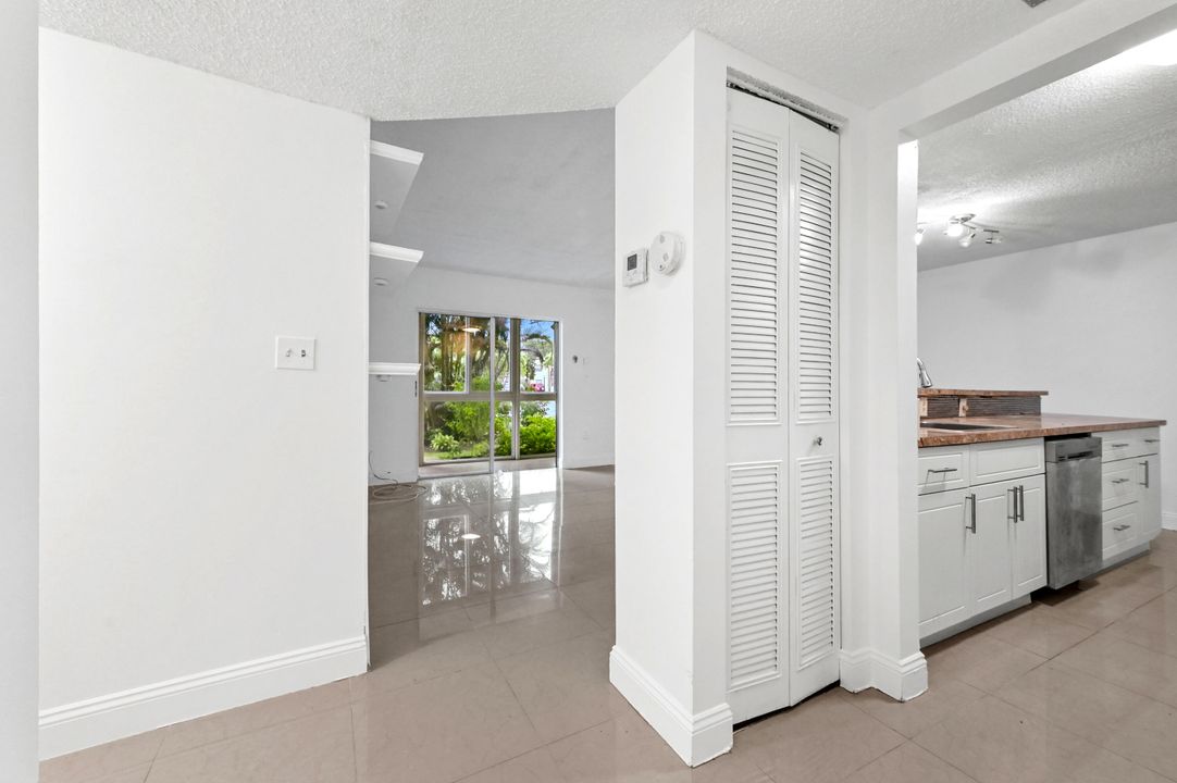 待售: $150,000 (2 贝兹, 2 浴室, 940 平方英尺)