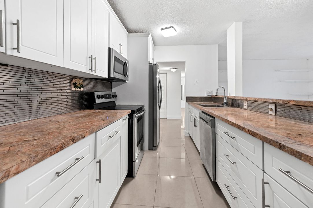 待售: $150,000 (2 贝兹, 2 浴室, 940 平方英尺)