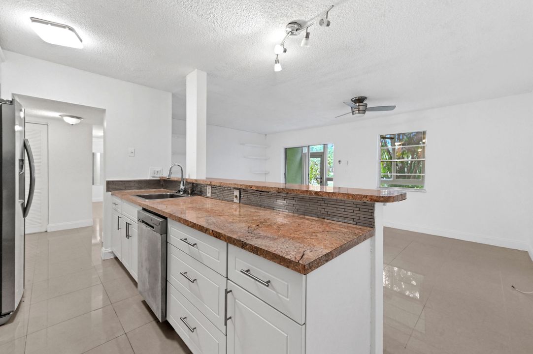 待售: $150,000 (2 贝兹, 2 浴室, 940 平方英尺)