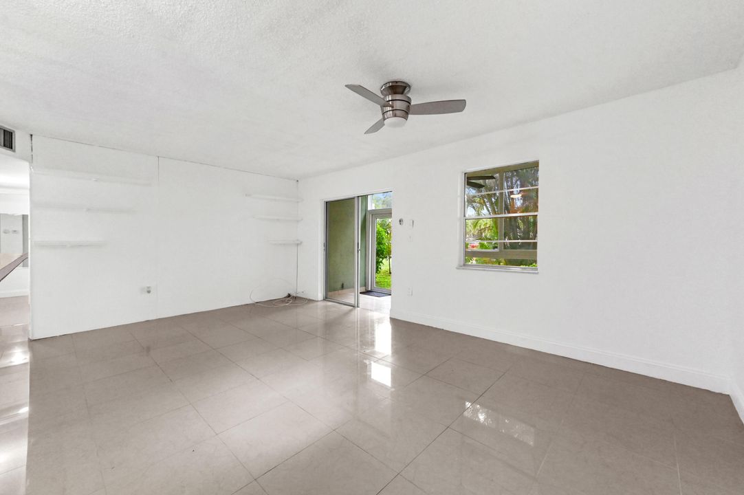 待售: $150,000 (2 贝兹, 2 浴室, 940 平方英尺)