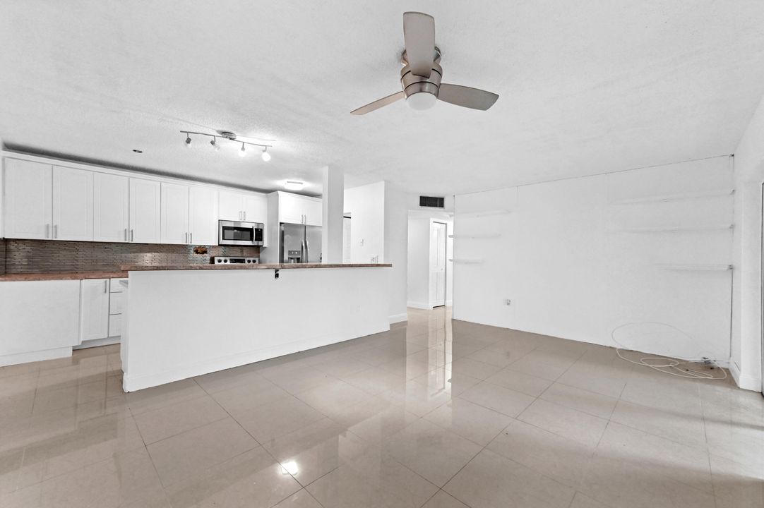 待售: $150,000 (2 贝兹, 2 浴室, 940 平方英尺)