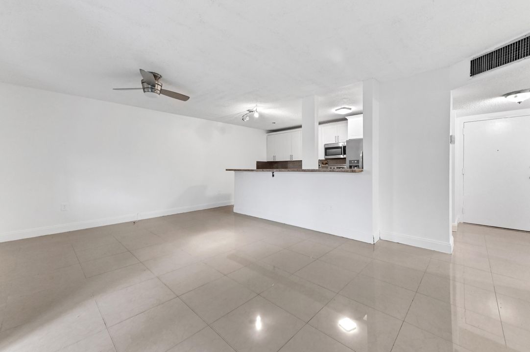 待售: $150,000 (2 贝兹, 2 浴室, 940 平方英尺)