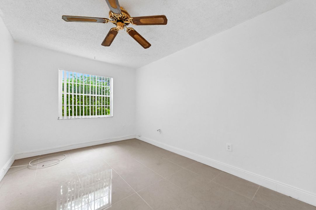 待售: $150,000 (2 贝兹, 2 浴室, 940 平方英尺)