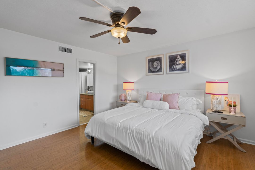 出租: $3,000 (2 贝兹, 2 浴室, 1056 平方英尺)