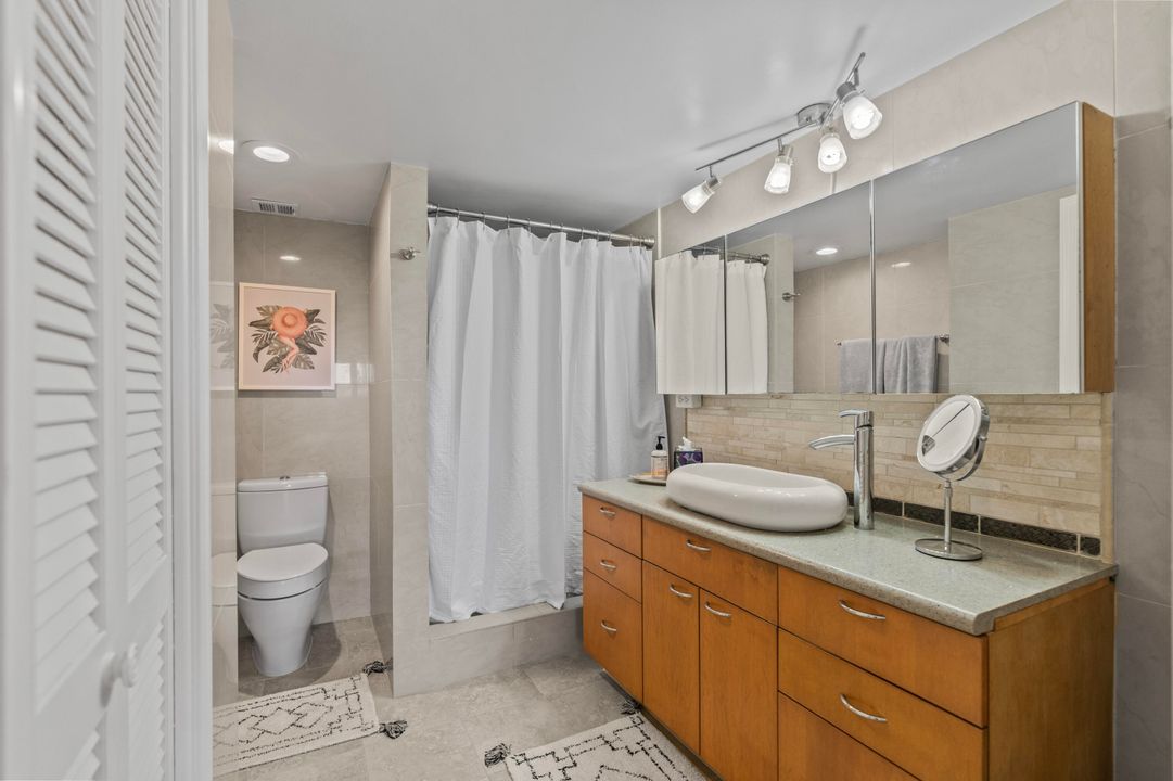 出租: $3,000 (2 贝兹, 2 浴室, 1056 平方英尺)