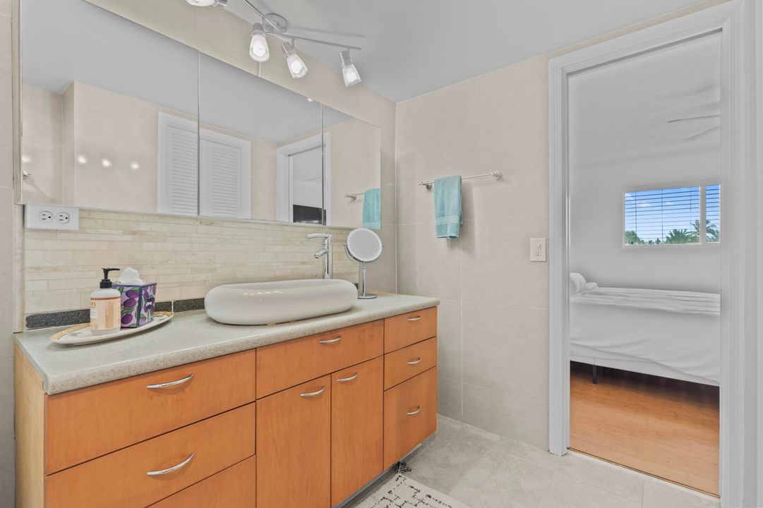 出租: $3,000 (2 贝兹, 2 浴室, 1056 平方英尺)