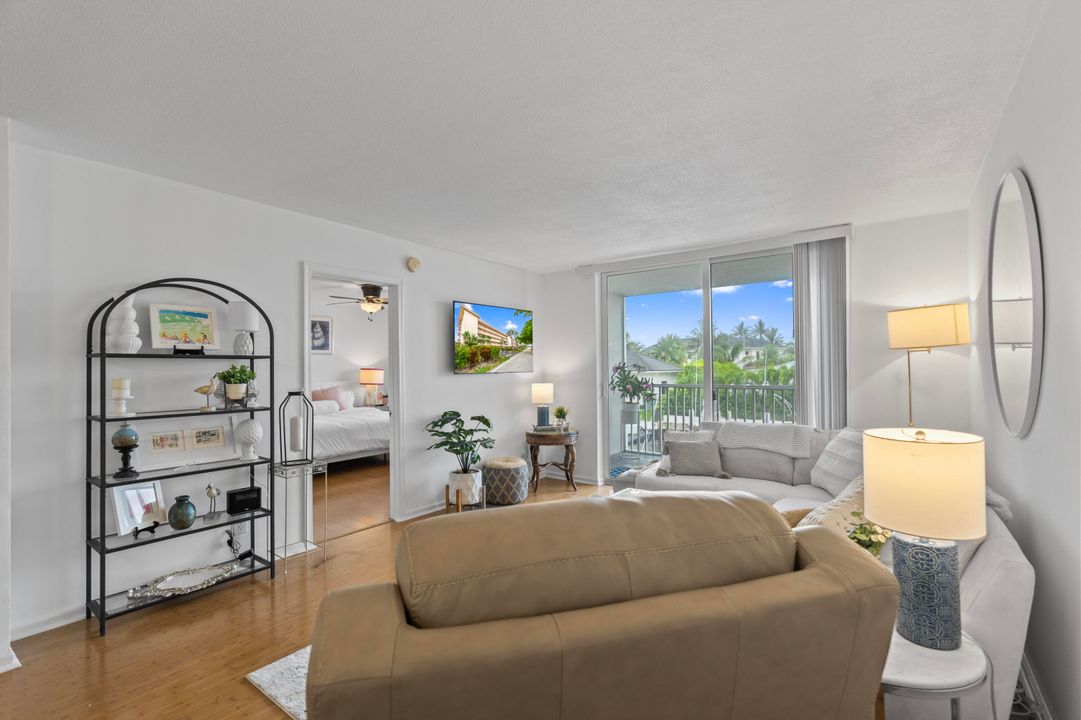 出租: $3,000 (2 贝兹, 2 浴室, 1056 平方英尺)