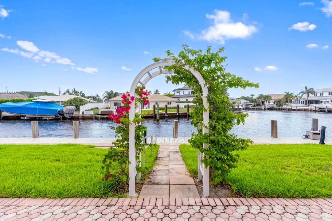 出租: $3,000 (2 贝兹, 2 浴室, 1056 平方英尺)