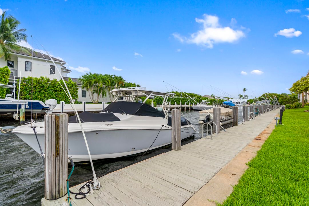 出租: $3,000 (2 贝兹, 2 浴室, 1056 平方英尺)