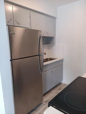 出租: $1,850 (1 贝兹, 1 浴室, 800 平方英尺)