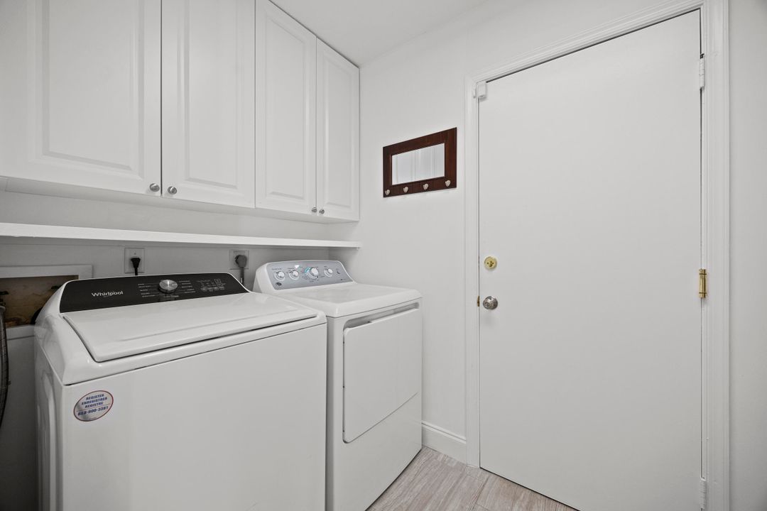 En Venta: $1,125,000 (3 camas, 2 baños, 2003 Pies cuadrados)