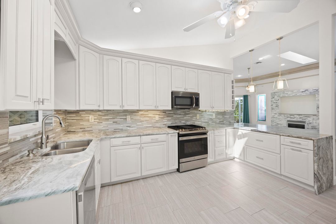 En Venta: $1,125,000 (3 camas, 2 baños, 2003 Pies cuadrados)