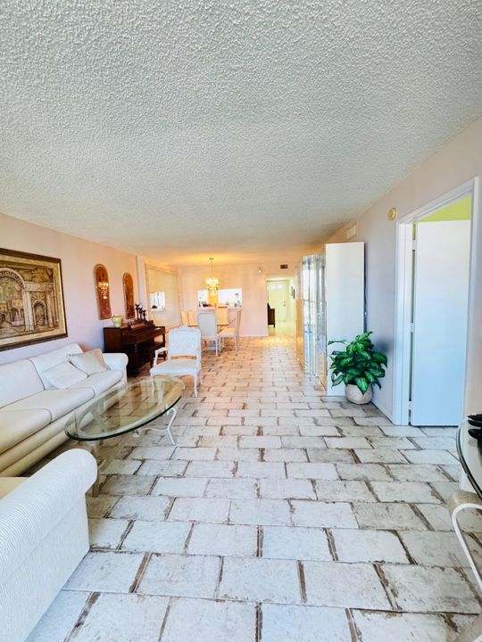 В аренду: $1,700 (2 спален, 2 ванн, 1330 Квадратных фут)