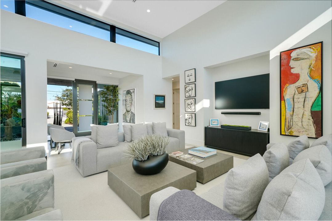 For Rent: $14,000 (4 beds, 4 baths, 3770 Square Feet)