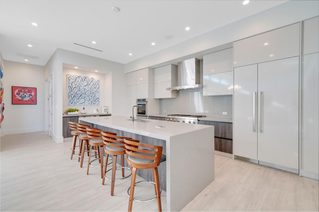 For Rent: $14,000 (4 beds, 4 baths, 3770 Square Feet)