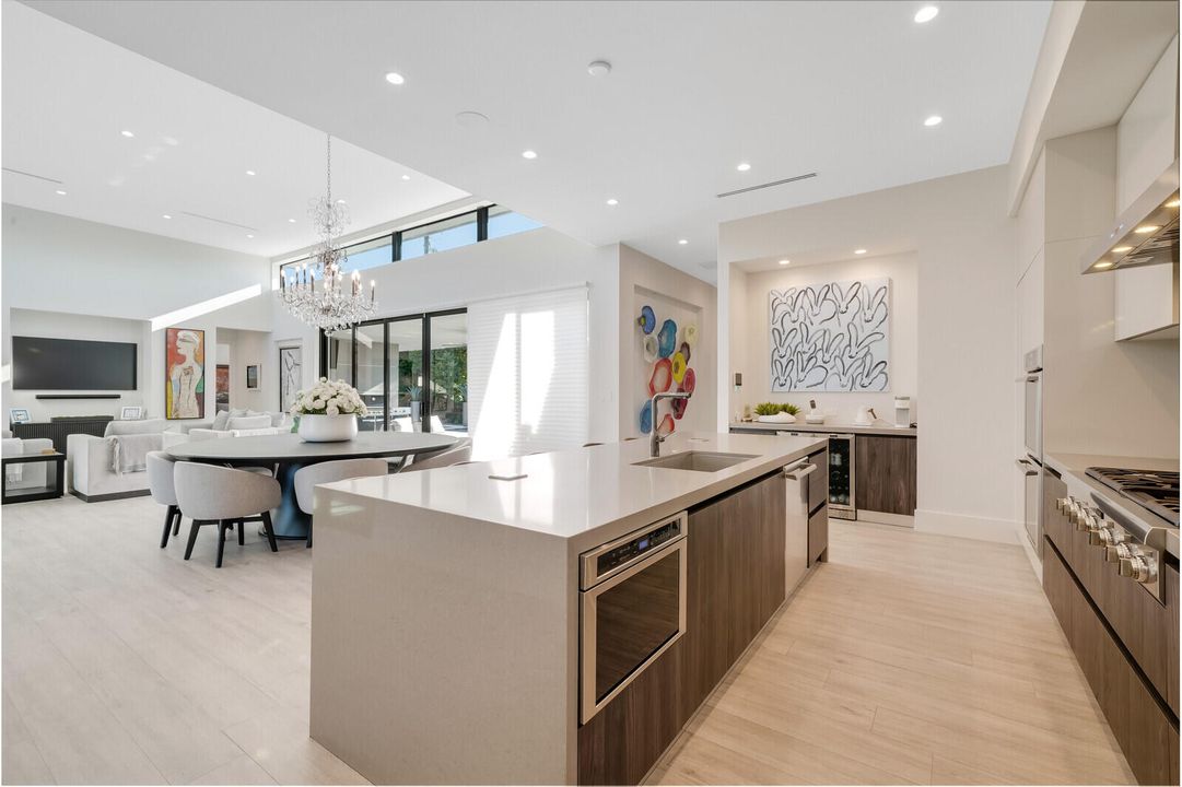 For Rent: $14,000 (4 beds, 4 baths, 3770 Square Feet)