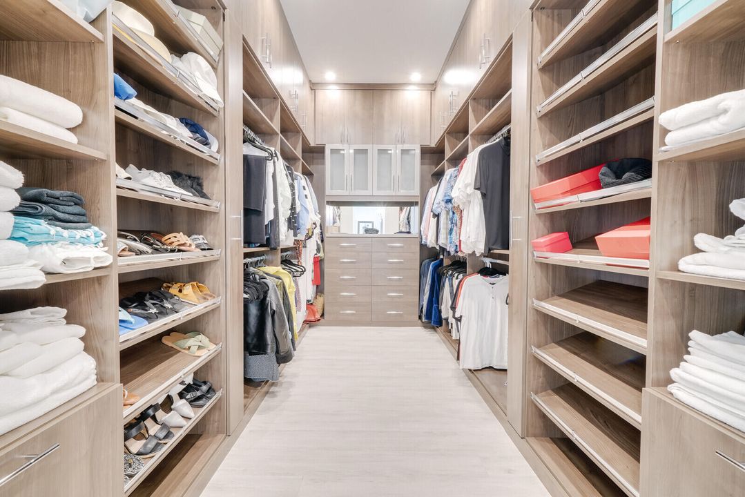 For Rent: $14,000 (4 beds, 4 baths, 3770 Square Feet)