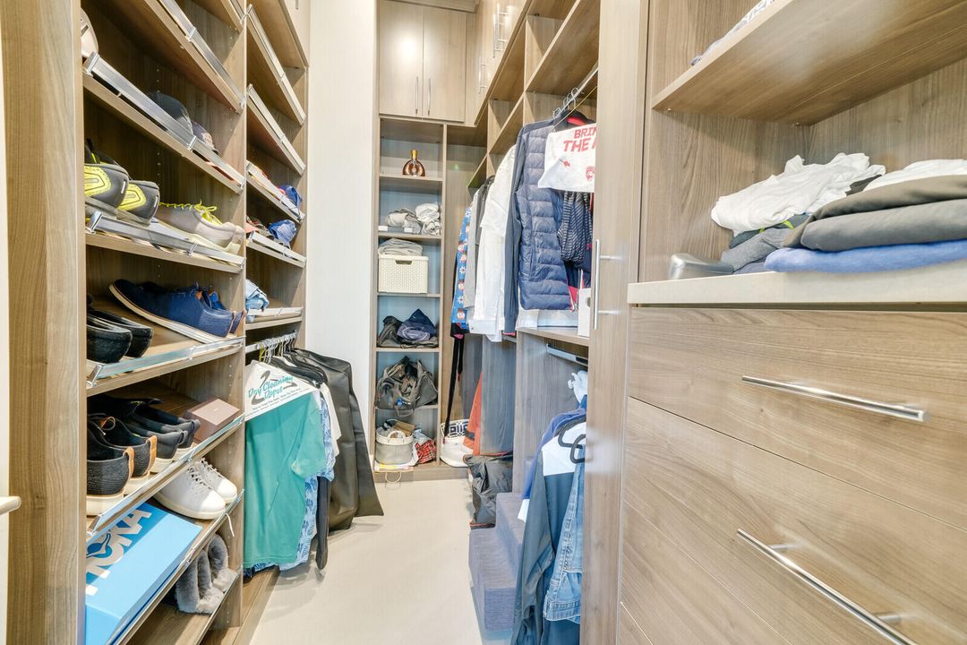 For Rent: $14,000 (4 beds, 4 baths, 3770 Square Feet)