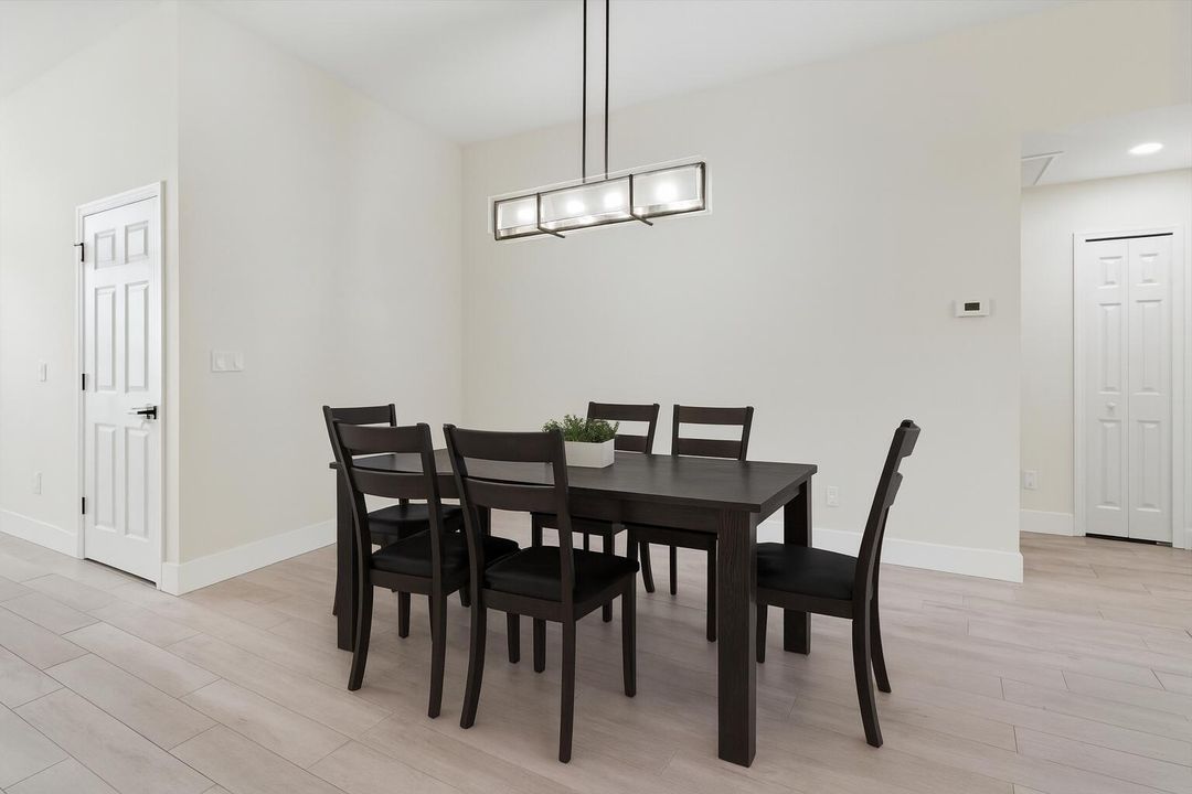 待售: $450,000 (3 贝兹, 2 浴室, 1797 平方英尺)