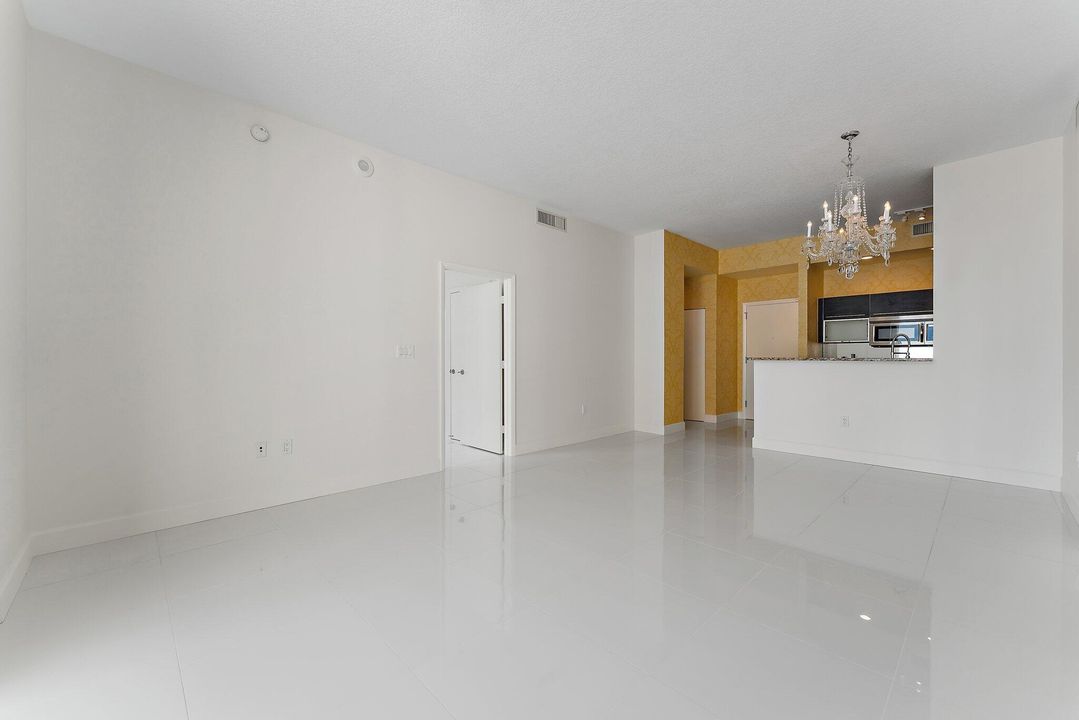 На продажу: $879,000 (2 спален, 2 ванн, 1205 Квадратных фут)