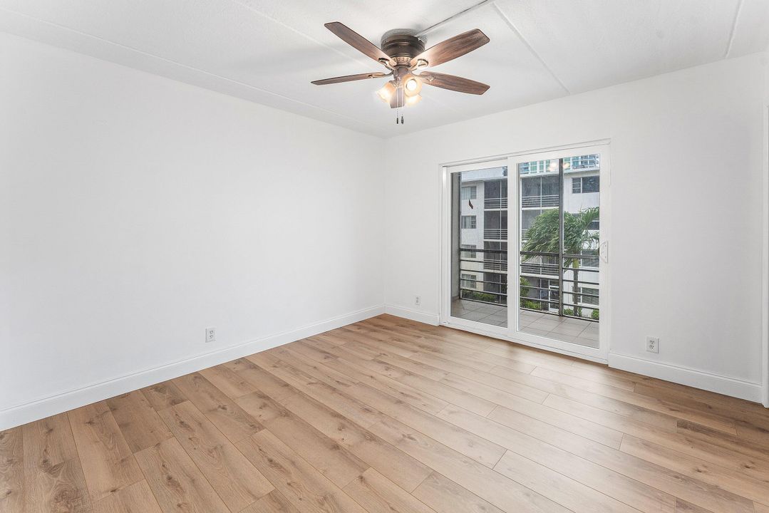 For Rent: $2,000 (2 beds, 1 baths, 948 Square Feet)