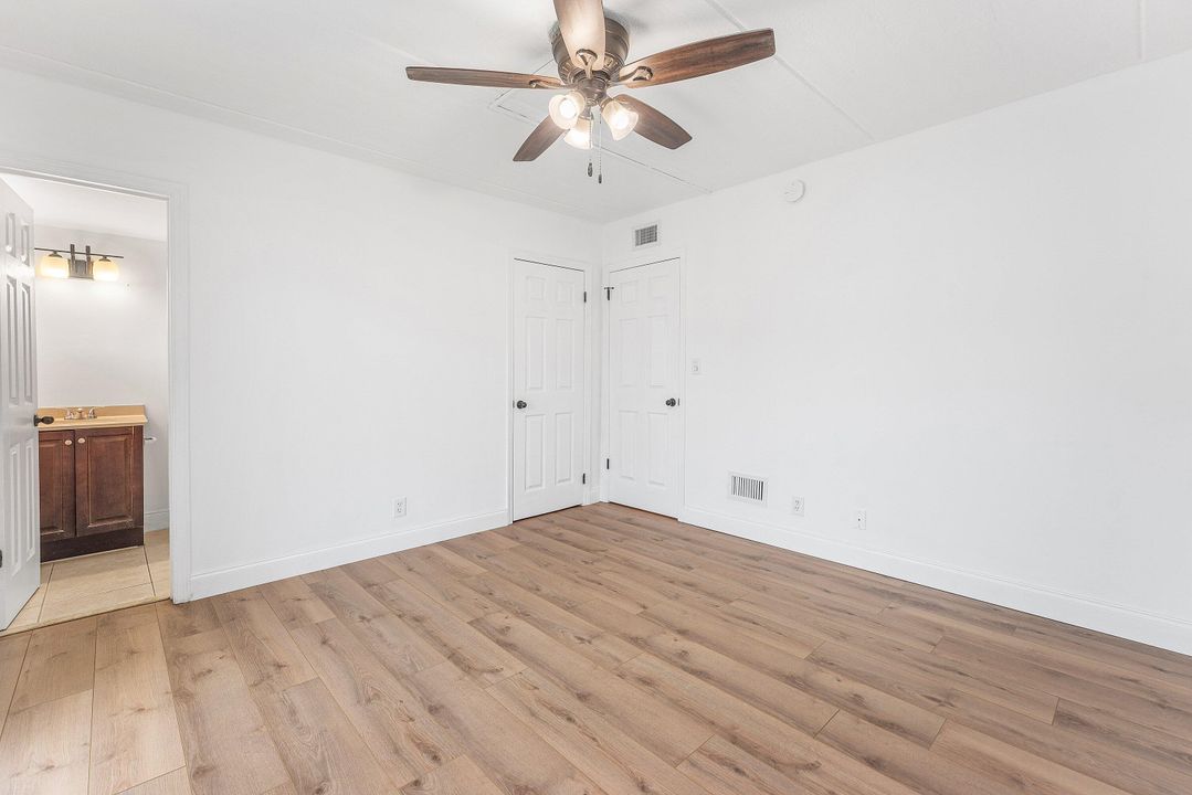For Rent: $2,000 (2 beds, 1 baths, 948 Square Feet)