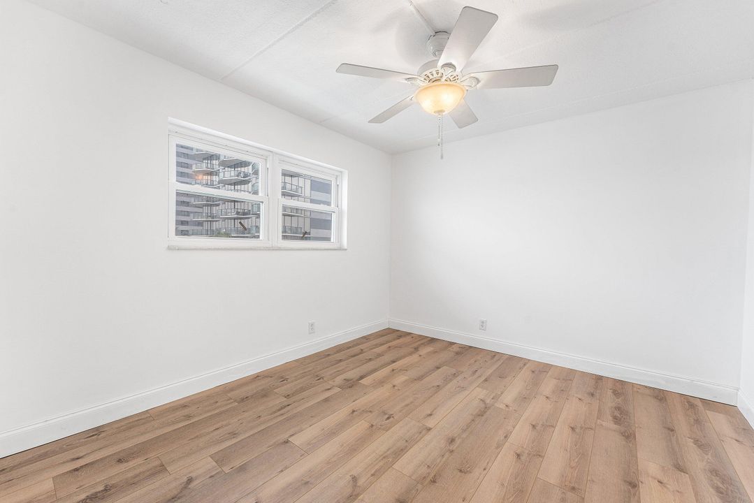 For Rent: $2,000 (2 beds, 1 baths, 948 Square Feet)