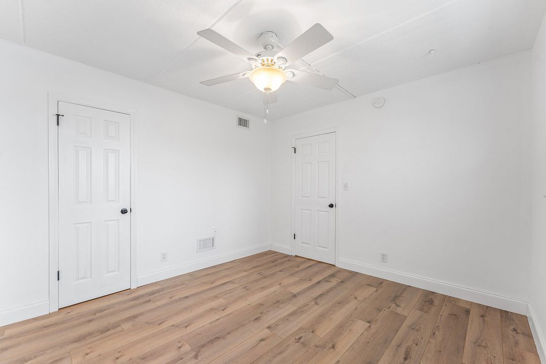 For Rent: $2,000 (2 beds, 1 baths, 948 Square Feet)